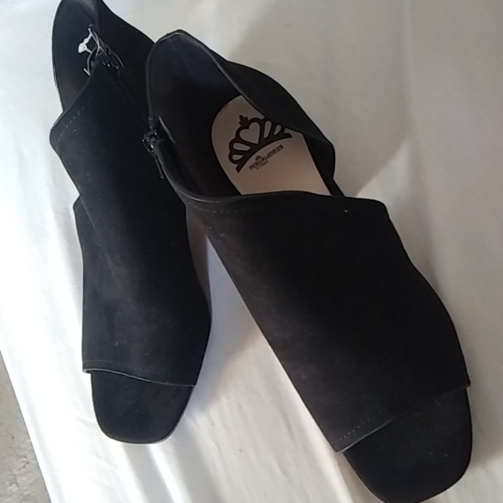 Cute peep toe booties. New